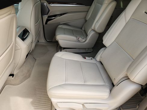 Used 2025 Cadillac Escalade ESV Sport Platinum image 35