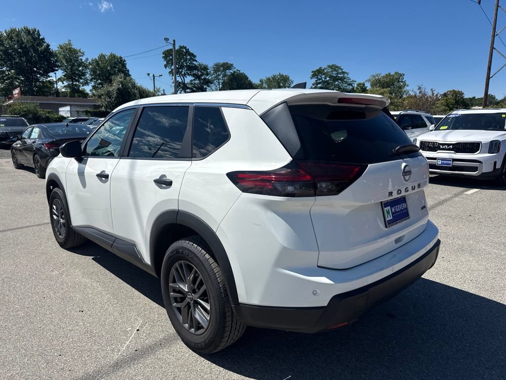 Used 2025 Nissan Rogue S AWD/4WD image 7