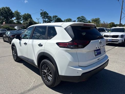 Used 2025 Nissan Rogue S AWD/4WD image 7