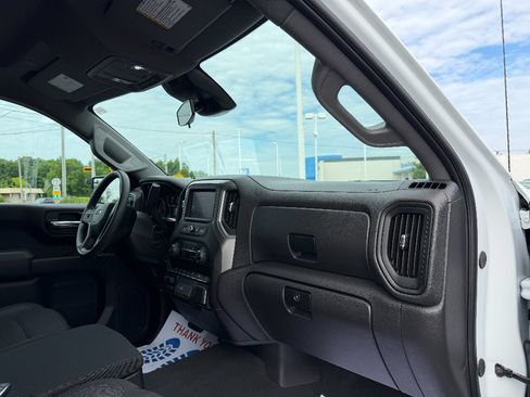Used 2025 Chevrolet Silverado 1500 Custom Trail Boss AWD/4WD image 16