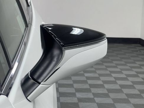 Certified 2025 Lexus UX 300h FWD image 22