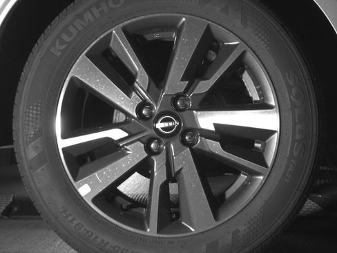 Used 2025 Nissan Versa SV w/ Trunk Package image 15