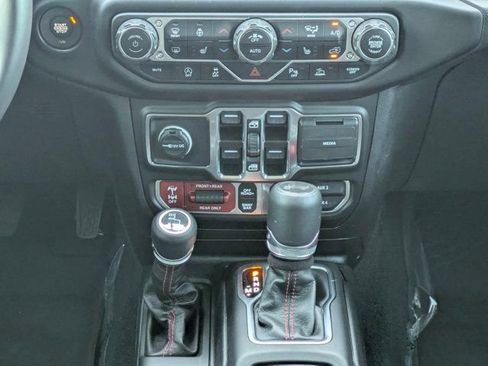 Used 2022 Jeep Wrangler Unlimited Rubicon w/ Steel Bumper Group AWD/4WD image 19