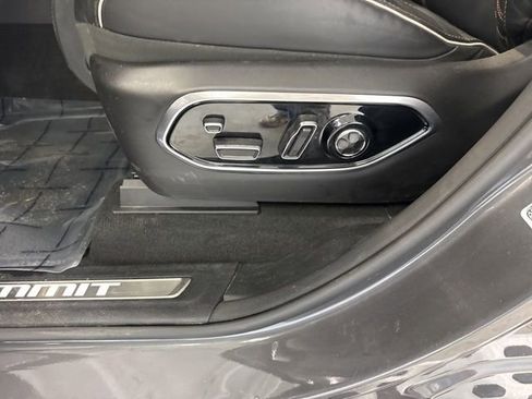 Used 2024 Jeep Grand Cherokee Summit image 17