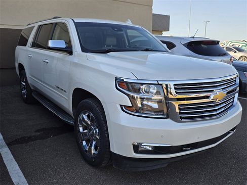 Used 2015 Chevrolet Suburban LTZ image 3