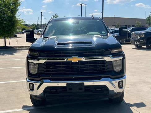 Used 2025 Chevrolet Silverado 3500 LT w/ Safety Package AWD/4WD image 2