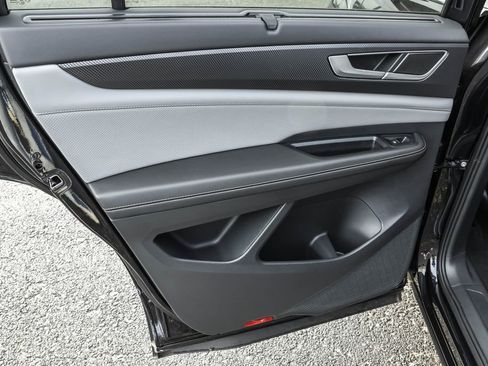 New 2025 Volkswagen Atlas Cross Sport SEL image 33