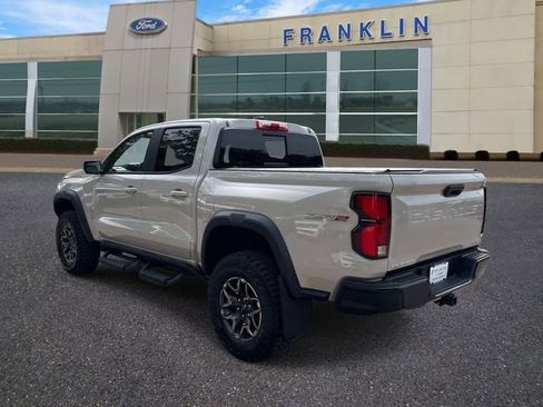Used 2026 Chevrolet Colorado ZR2 w/ Technology Package AWD/4WD image 5