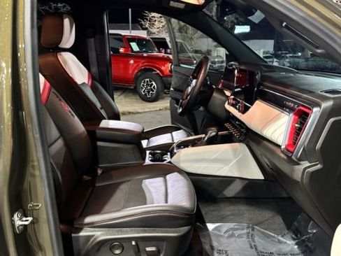 Used 2024 GMC Canyon AT4X image 31