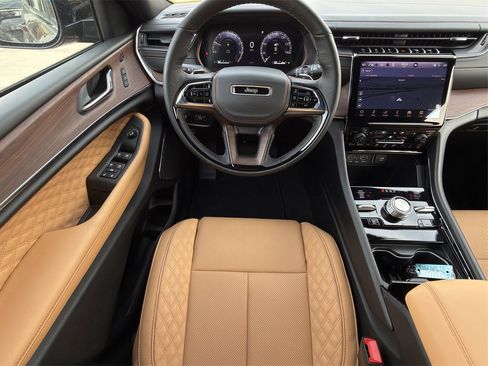 New 2025 Jeep Grand Cherokee L Summit image 11