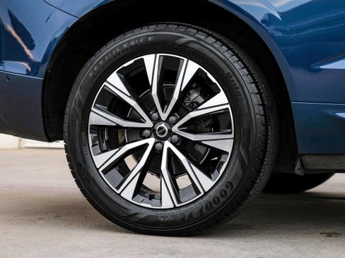 Used 2023 Volvo XC60 B5 Plus image 48