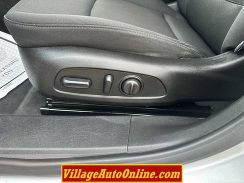 Used 2016 Chevrolet Malibu LT FWD image 13