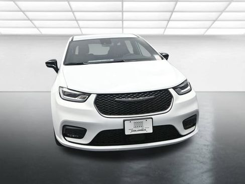 New 2026 Chrysler Pacifica Select image 3