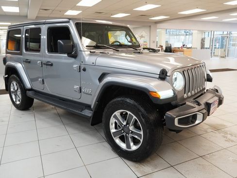 Used 2020 Jeep Wrangler Unlimited Sahara image 17