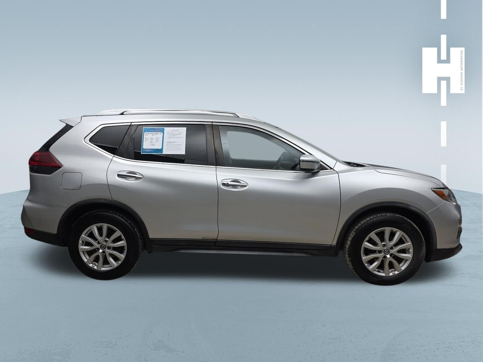 Used 2018 Nissan Rogue SV FWD image 3