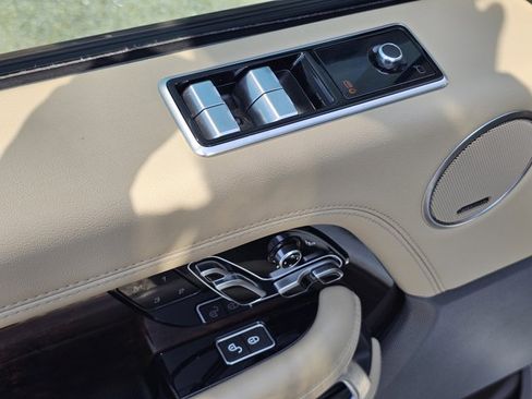 Used 2020 Land Rover Range Rover HSE AWD/4WD image 16