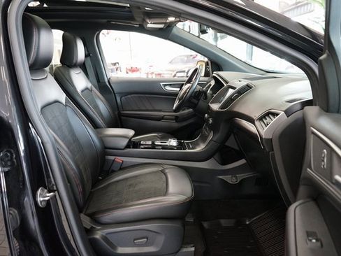 Used 2020 Ford Edge ST-Line w/ Cold Weather Package image 43
