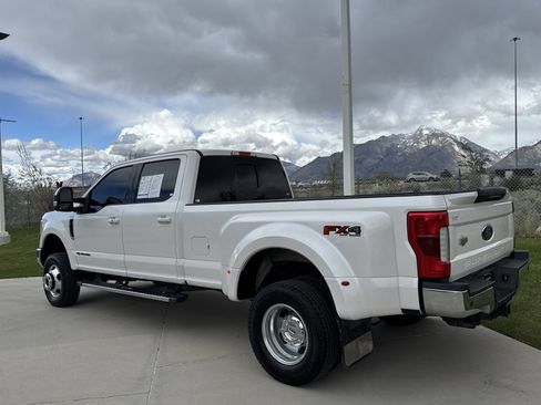 Used 2018 Ford F350 Lariat w/ Lariat Ultimate Package AWD/4WD image 3