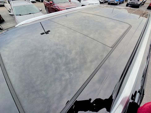 Used 2023 Chevrolet Tahoe LT w/ LT Signature Package image 39