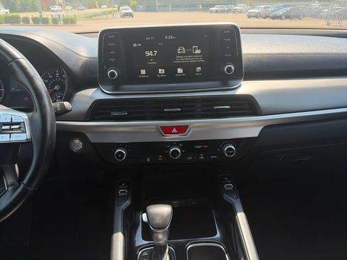 Used 2021 Kia Telluride S FWD image 19