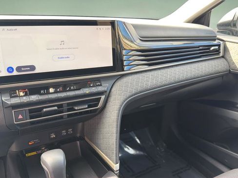 Used 2025 Toyota Camry XLE image 30