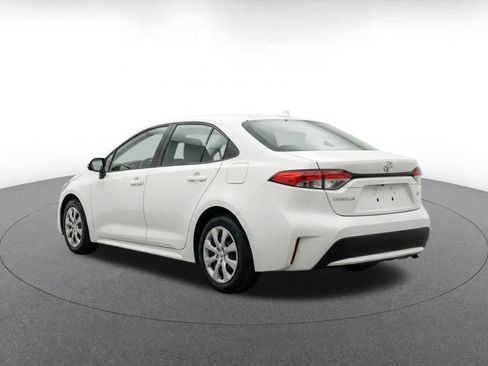 Used 2025 Toyota Corolla LE FWD image 10