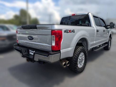 Used 2019 Ford F250 XLT AWD/4WD image 4