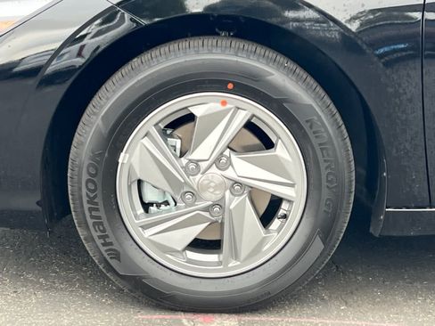 New 2026 Hyundai Elantra SE image 25