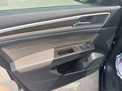 Used 2022 Volkswagen Atlas SE FWD image 14