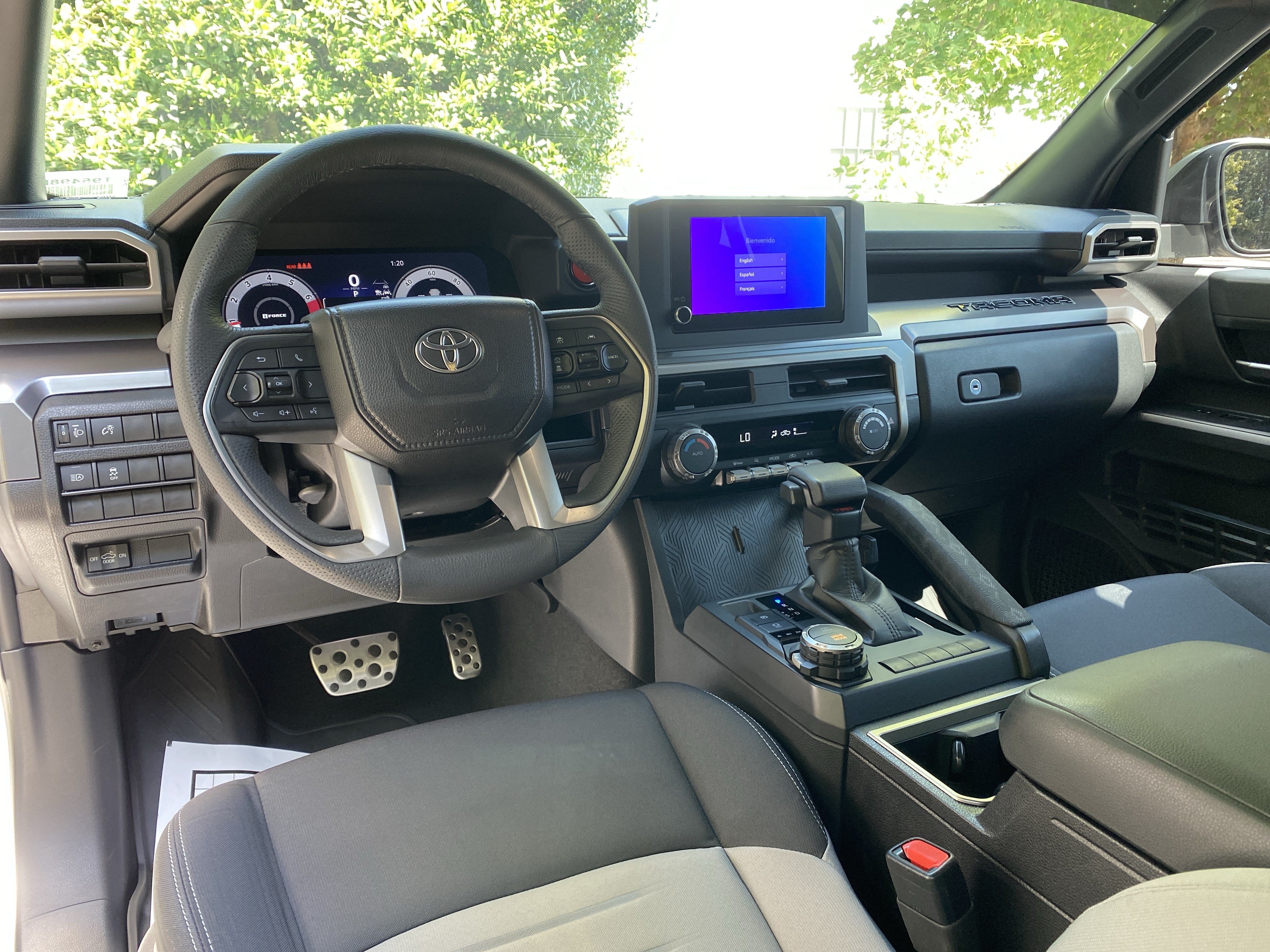 Used 2025 Toyota Tacoma TRD Sport AWD/4WD image 32