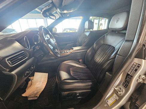 Used 2018 Maserati Levante GranLusso image 29