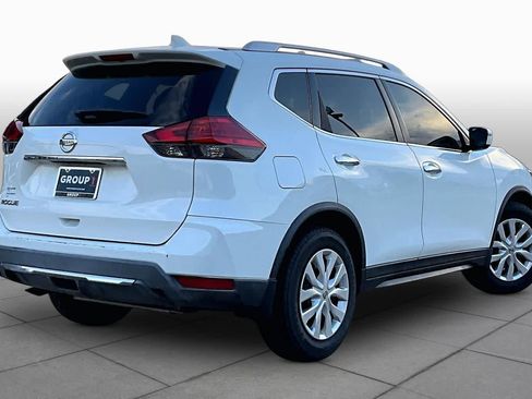 Used 2017 Nissan Rogue S w/ Appearance Package FWD image 13