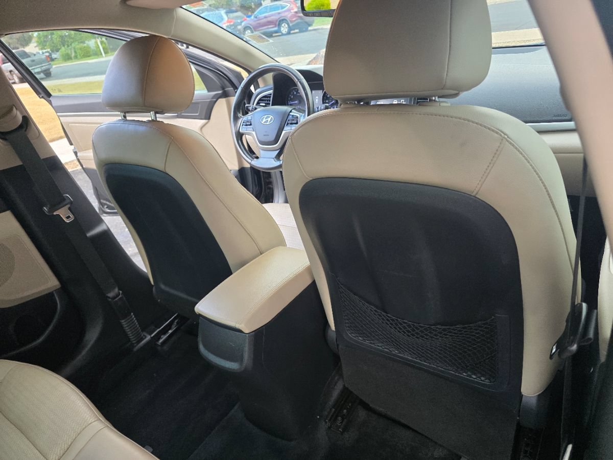 Used 2017 Hyundai Elantra Limited FWD image 31