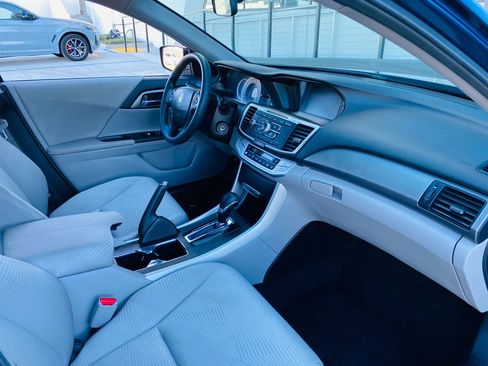 Used 2015 Honda Accord LX image 31