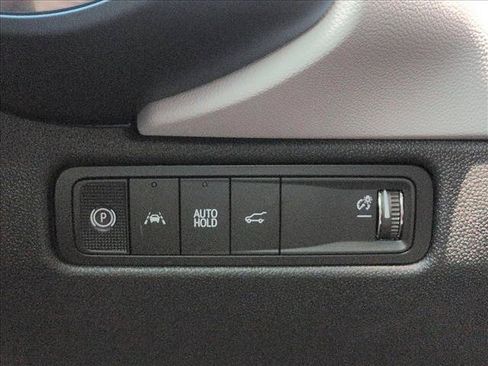 Used 2026 Chevrolet Equinox EV LT FWD image 18