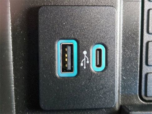 Used 2024 Ford Expedition Limited image 23