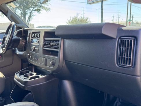 Used 2021 Chevrolet Express 2500 2500 3dr Cargo Van w/ Driver Convenience Package image 4