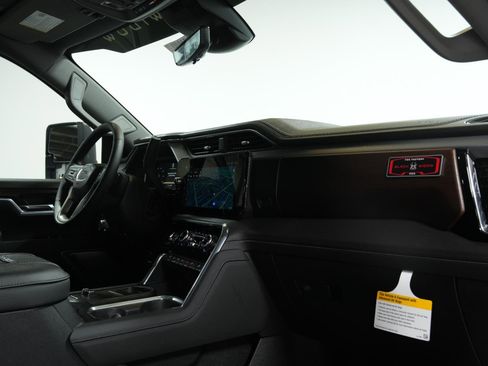 New 2026 GMC Sierra 2500 Denali w/ Denali Reserve Package image 23