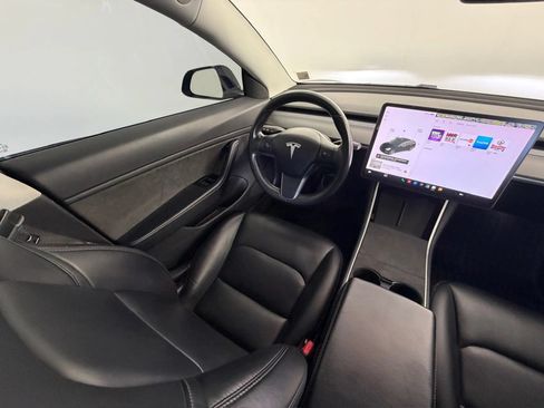 Used 2018 Tesla Model 3 Long Range RWD image 9
