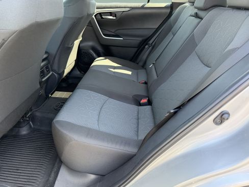 Used 2025 Toyota RAV4 XLE w/ Convenience Package FWD image 21