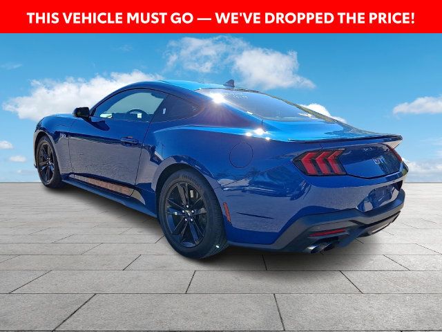 Used 2024 Ford Mustang GT RWD image 5