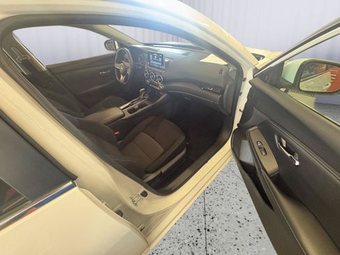 Used 2024 Nissan Sentra SV FWD image 15