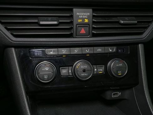 Used 2019 Volkswagen Jetta R-Line image 24