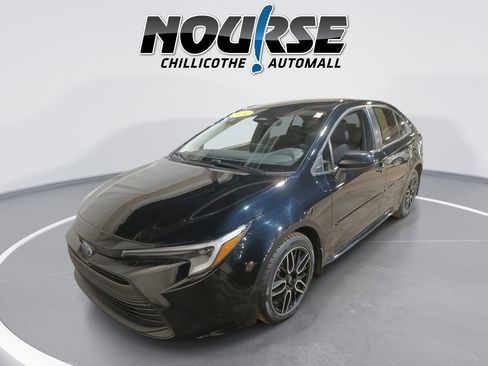 Used 2024 Toyota Corolla LE image 1