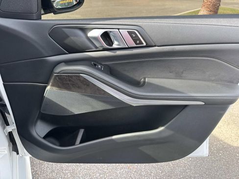 Used 2022 BMW X5 sDrive40i w/ M Sport Package image 16