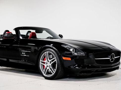 Used 2012 Mercedes-Benz SLS AMG Roadster image 36