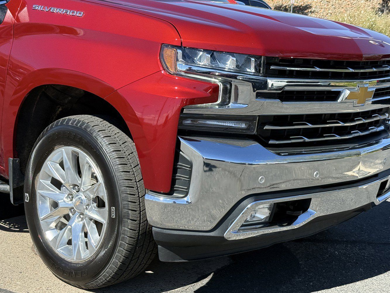Used 2022 Chevrolet Silverado 1500 LTZ w/ LTZ Convenience Package II AWD/4WD image 2
