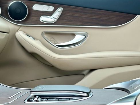 Certified 2022 Mercedes-Benz GLC 300 GLC 300 image 25