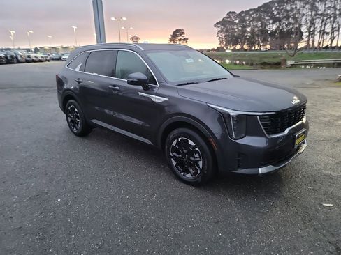 New 2026 Kia Sorento S image 7