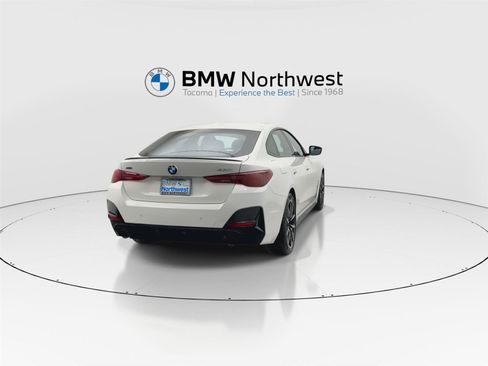 New 2026 BMW 430i xDrive w/ M Sport Package image 2